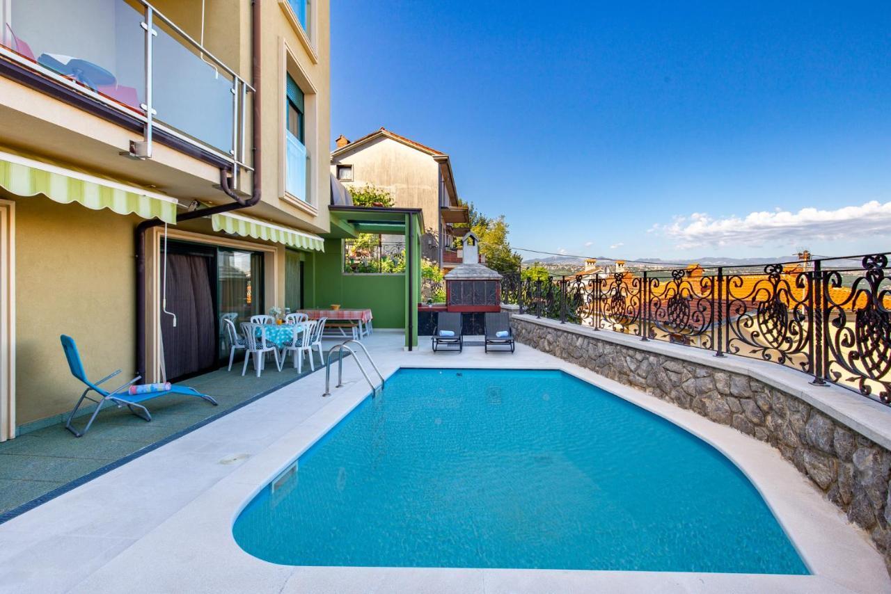 Lux Apartmani Опатия Екстериор снимка