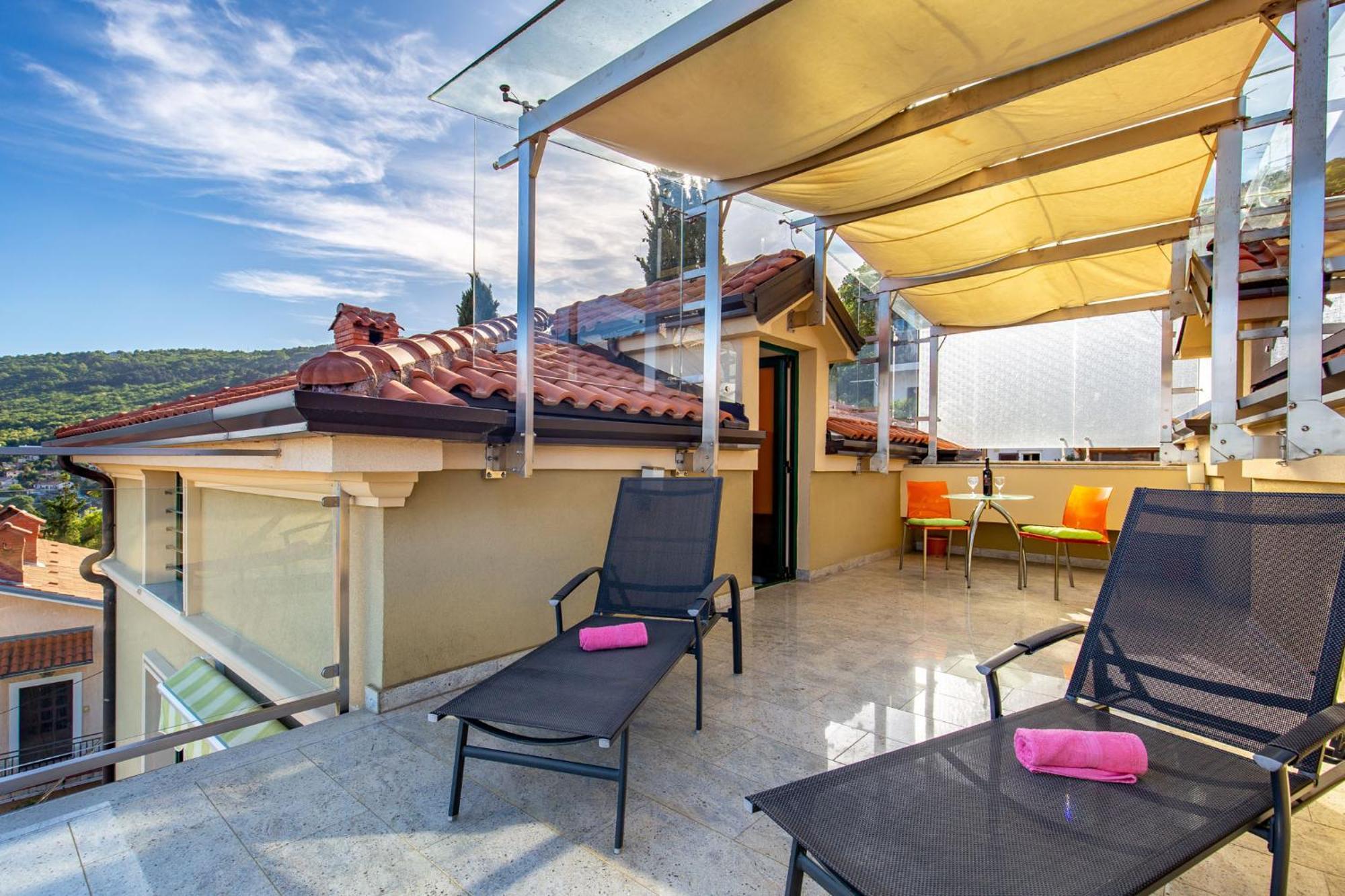 Lux Apartmani Опатия Екстериор снимка