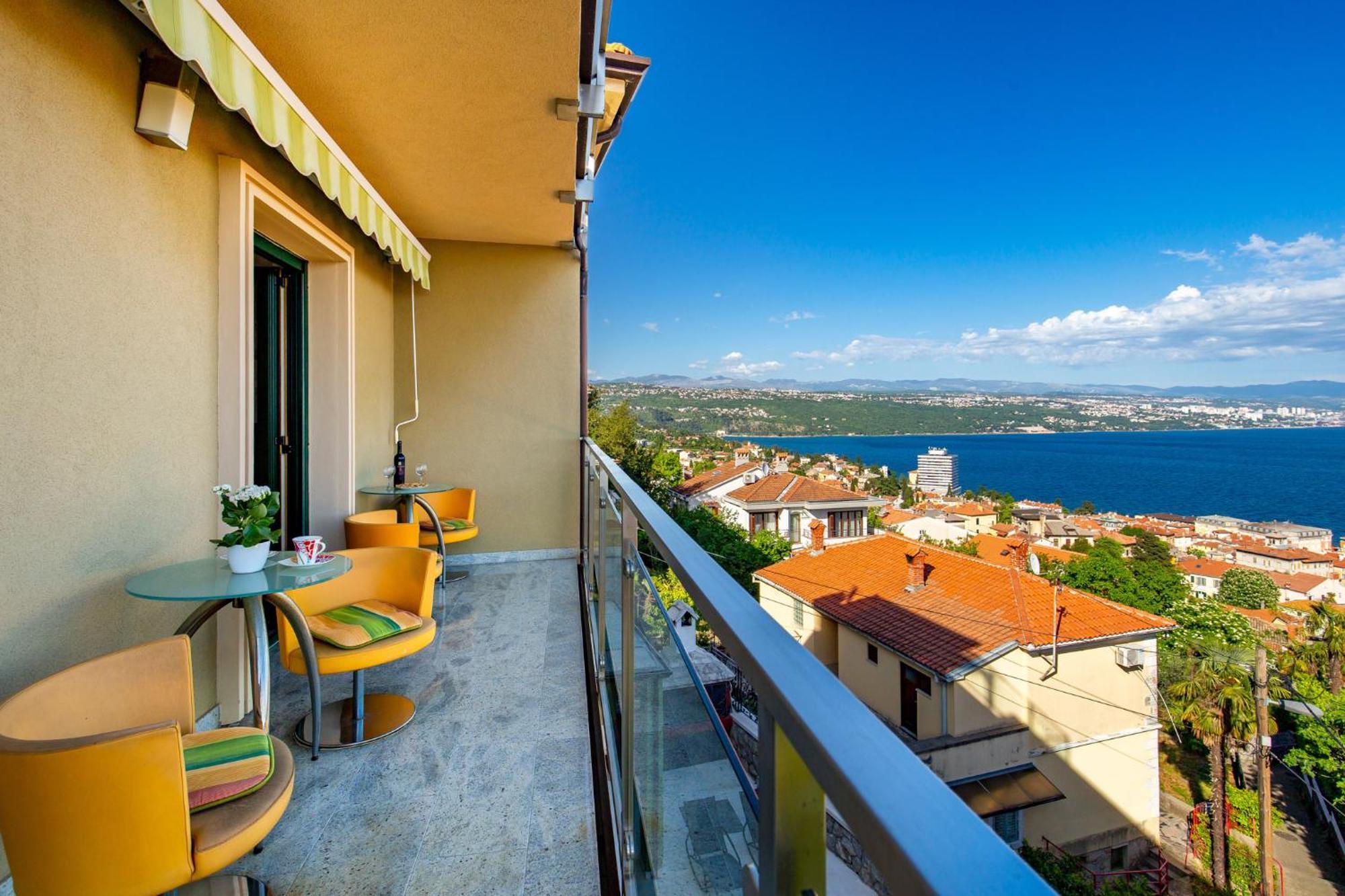 Lux Apartmani Опатия Екстериор снимка