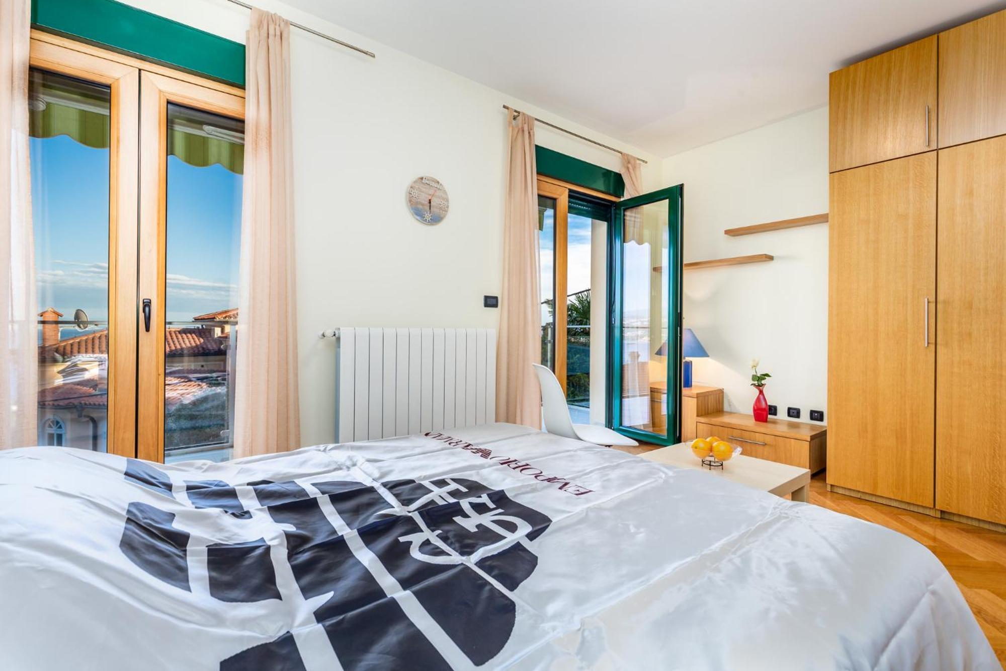 Lux Apartmani Опатия Екстериор снимка